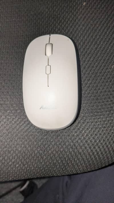 Wireless keyboard or mouse