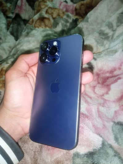 iPhone 14pro max.      03256521505