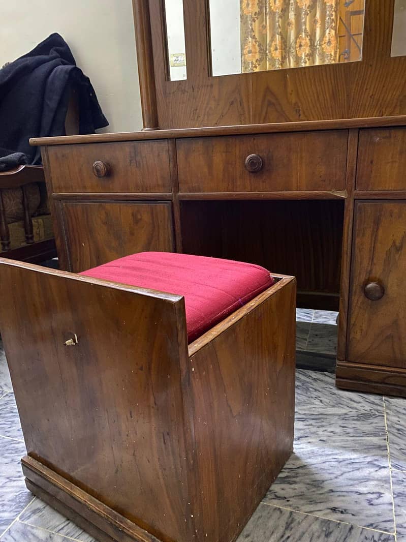 Dressing Table 2