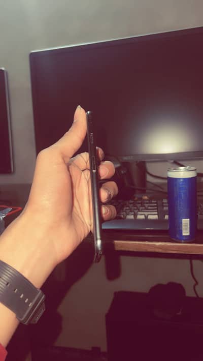 iPhone 7 pta hai 32gb hai