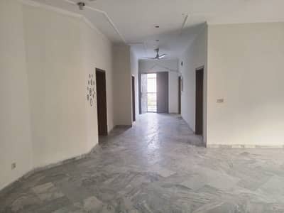 Kanal 4 bed upper portion College Road Lahore