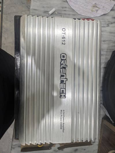 4 channel amplifier new hai not  used