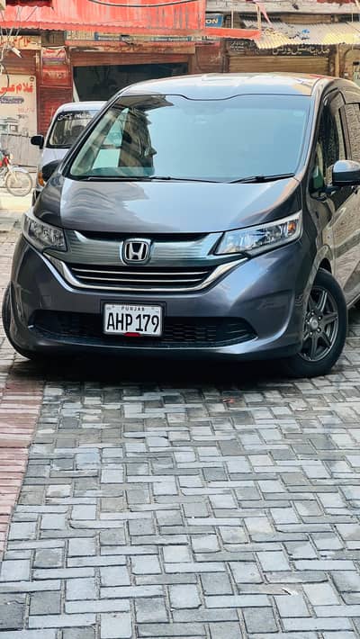 Honda freed plus+