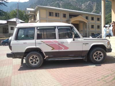 Mitsubishi Pajero for sale phone number 03260588155