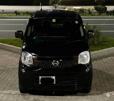 Nissan Moco Pearl Black