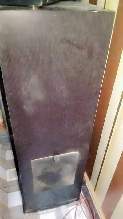 An excellent condition speakers