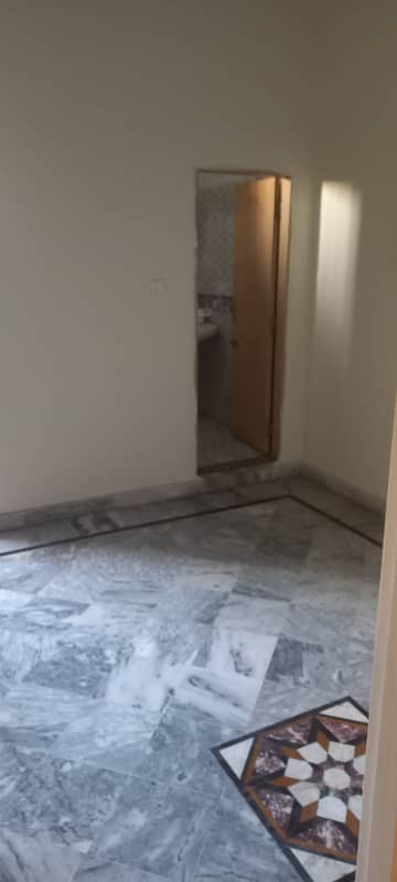 5 marla 2nd floor for rent