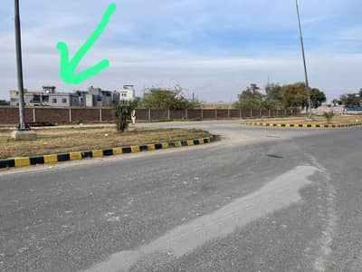 Upper portion double corner for rent