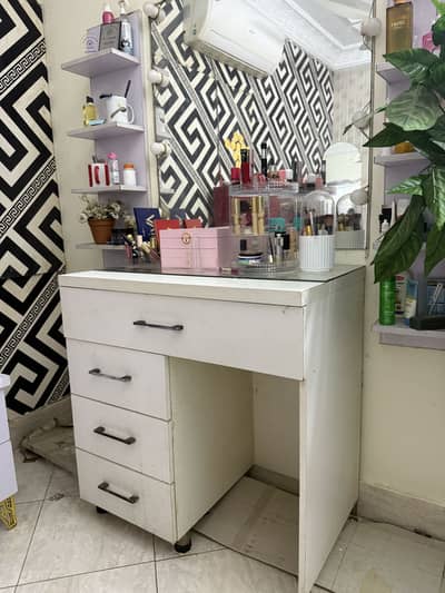 White Dressing table