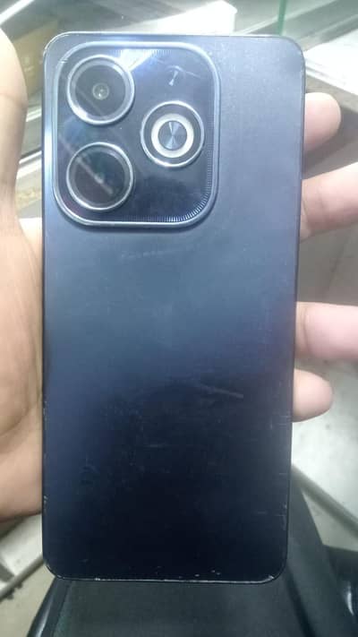 hot 40i. 8+8 gb ram 128 storage  panel changed