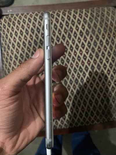 iphone 6s pta 64 gp panal ma line ha dark mod pa nazer ni ati