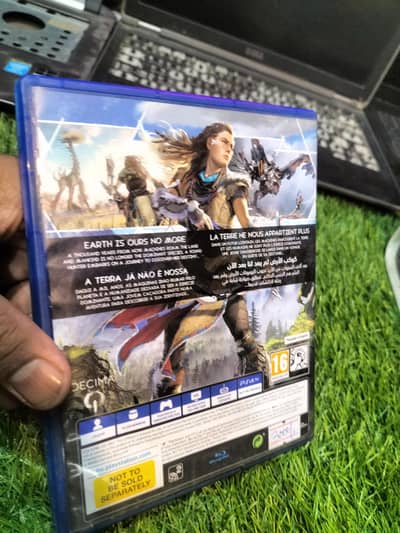 PS4 Horizon Zero Dawn Original Game CD – Excellent Condition