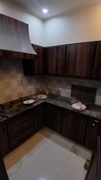 4 Marla Flat Available For Rent