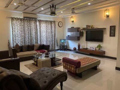 1 Kanal Semi-Furnished House For Rent Good Location