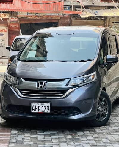 Honda freed plus+