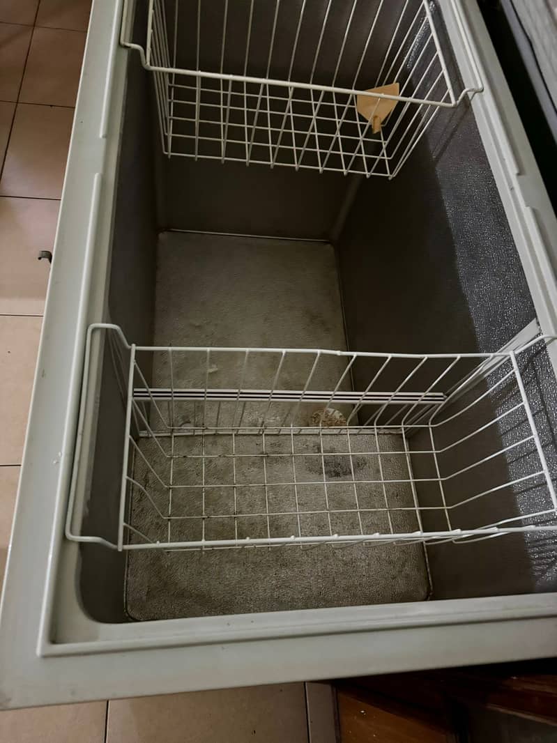 DAWLANCE DEEP FREEZER 4