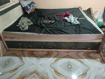 king size bed and devider