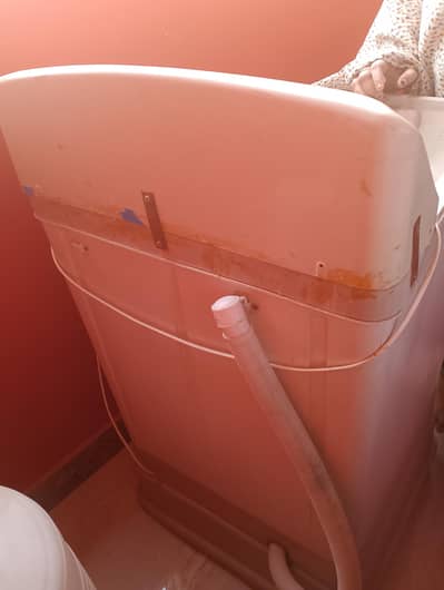 washing machine h condition ok h Sahi chalti h bikul AK weel nhi h