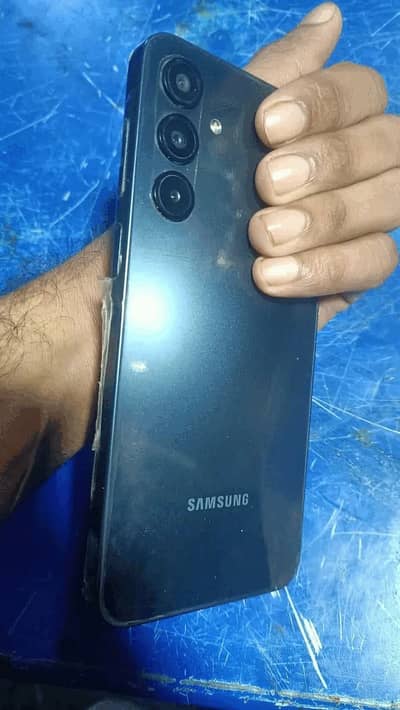 Samsung a16.8/256 gb