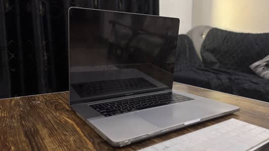 Macbook Pro 2017 15 inch