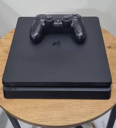 PS4 Slim 500gb with 2 Controllers