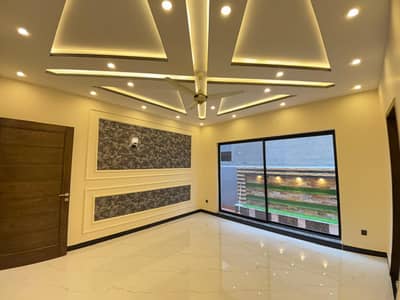 Luxury 10 Marla House For SALE In Allama Iqbal Town Lahore