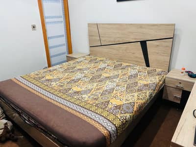 COMPLETE BED SET WITHOUT MATTRESS
