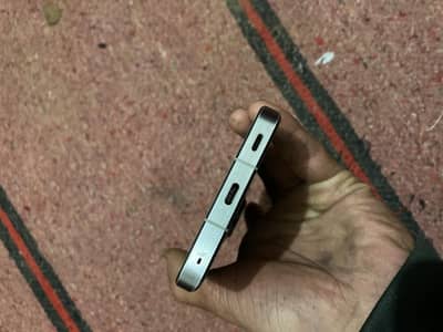 Aquos r7 12gb 256gb sim working 2 manth