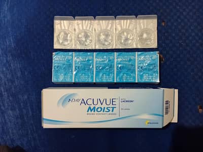 ACUVUE Moist Branded Contact Lenses