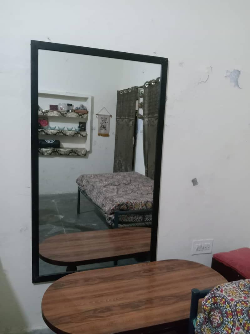 1 mirror 1