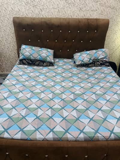 Kimg Size Master Bed (Without Mattress) Read Description Kindly