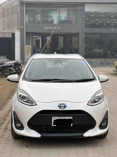 Toyota aqua G soft leather seats