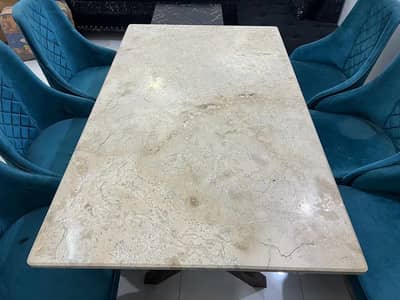 Beautiful brand new 6 chair dining table for sale