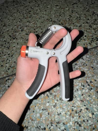 Adjustable Hand Gripper 0–40 lbs | Used Condition