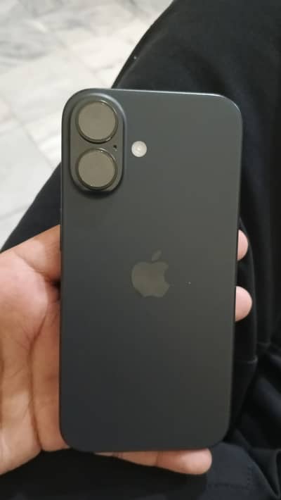 Apple iPhone 16