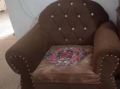 Almost new sofa set.