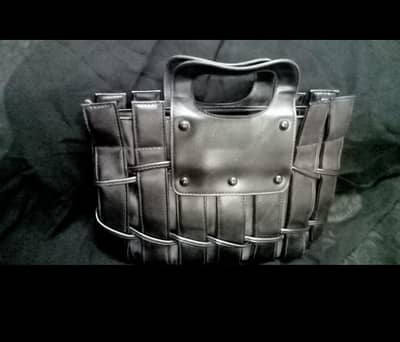 HANDBAGs urgent sale
