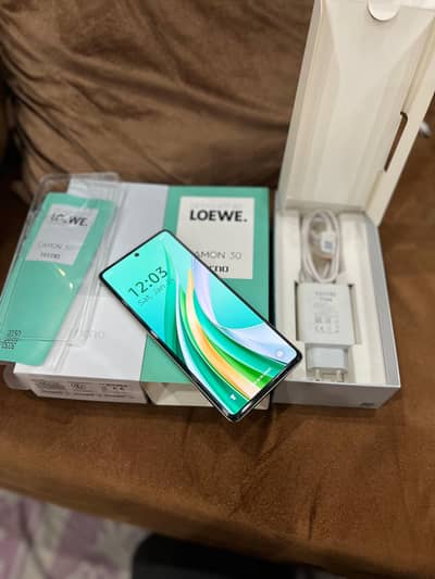 Tecno Camon 30 LOEWE edition