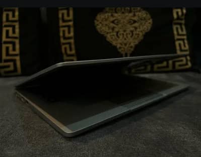 i7 10th Gen 8Gb DDR4 128Gb Touch Display. .