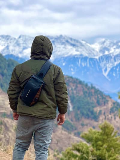 Modern Anti thieft crossbody bag with usb charger