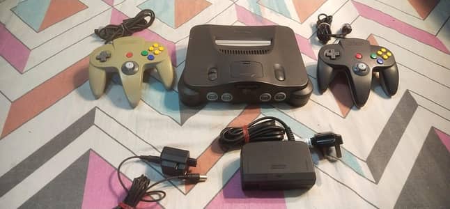 Nintendo 64 (N64) Console Bundle with 2 Controllers