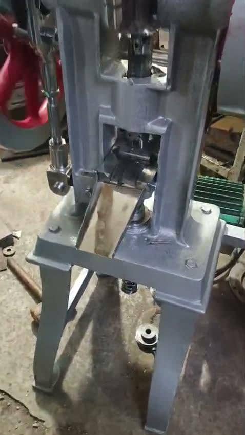 Single Punch Tablet making machine 3