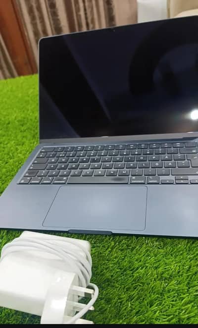 Apple MacBook Air 2022,13.3 INCH, Apple M2 Chip, 16GB RAM, 256GB SSD.