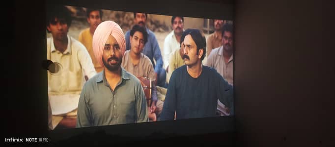 sanyo. 4000 lumins projector