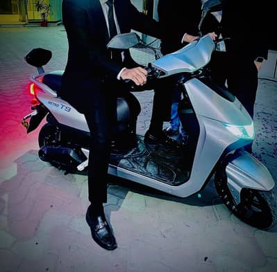 Metro t9 electric Scooty