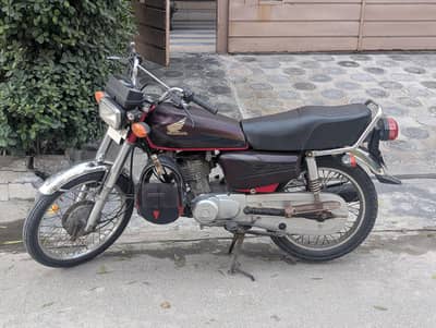 Honda 125 V neat condition