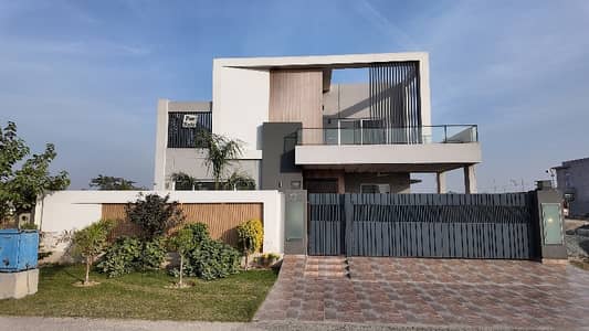 House For Sale Is Readily Available In Prime Location Of DHA Phase 7 - Block Z2