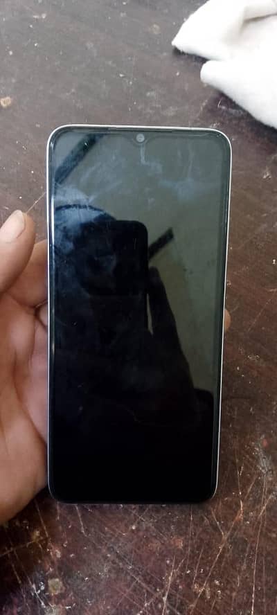 raam 4،gb -   room. 128. gb