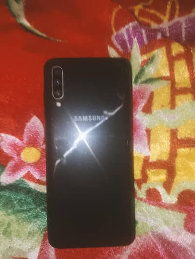 Samsung A70.6. . 128