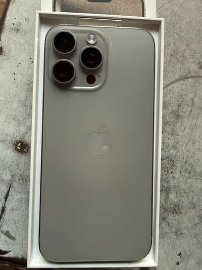 Iphone 15 pro max 256 gb condition 10/10 Hk modal